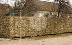 Забор из профнастила под камень 53 метра