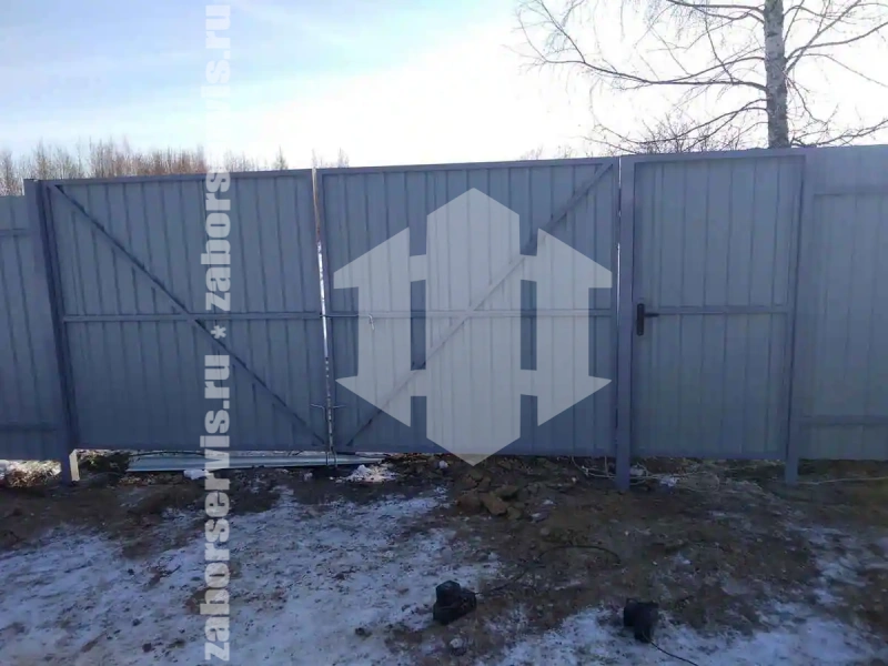 Забор из профнастила зеленый 55 метров