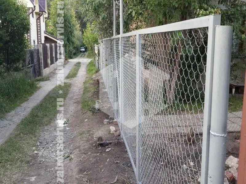 Забор оцинкованный из сетки рабицы 95 метров