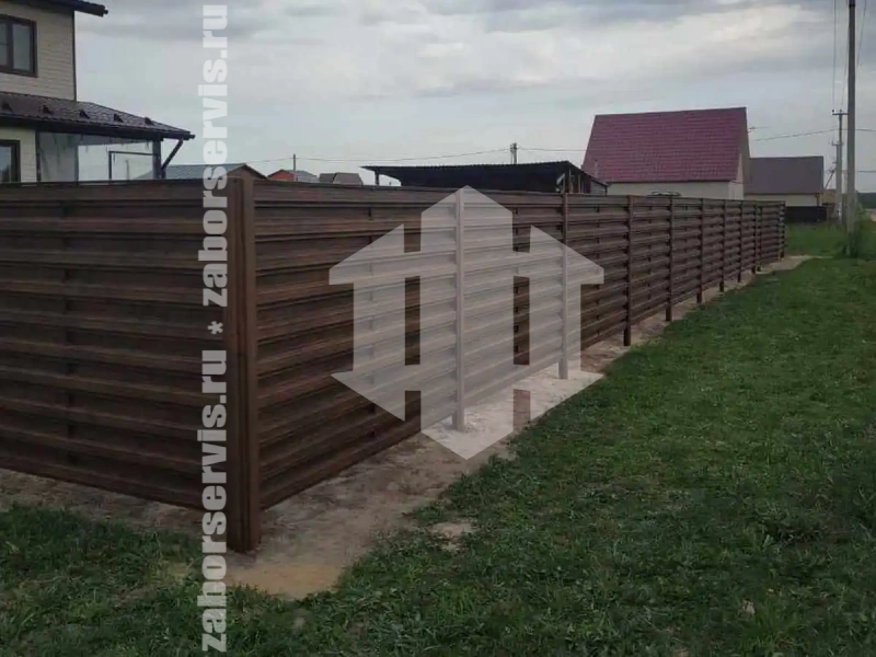 Забор из металлического штакетника горизонтальный 100 метров