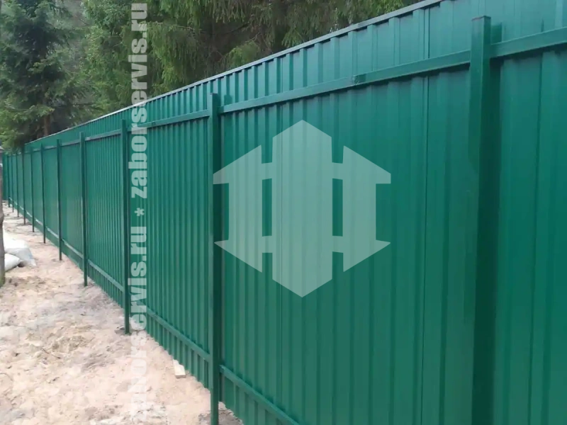 Забор из профнастила с бетонированием столбов 70 метров