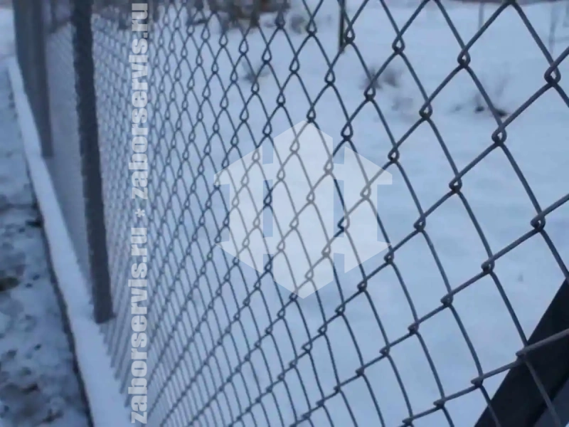 Забор из сетки рабицы на ленточном фундаменте 150 метров