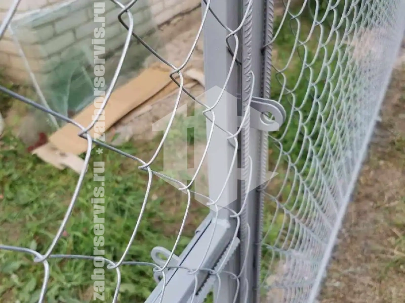 Забор из сетки рабицы на профильном каркасе 45 метров