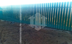 Забор из евроштакетника с бетонированием столбов 28 метров