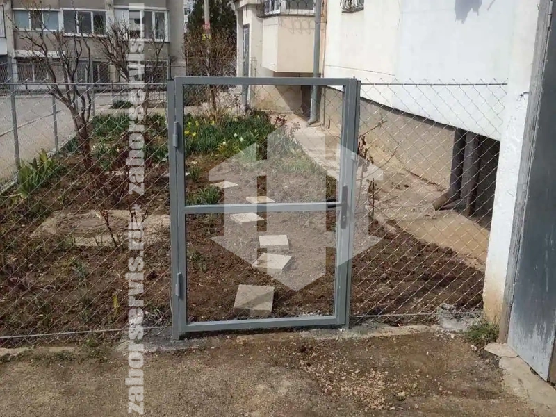 Забор из сетки рабицы с арматурой 33 метра